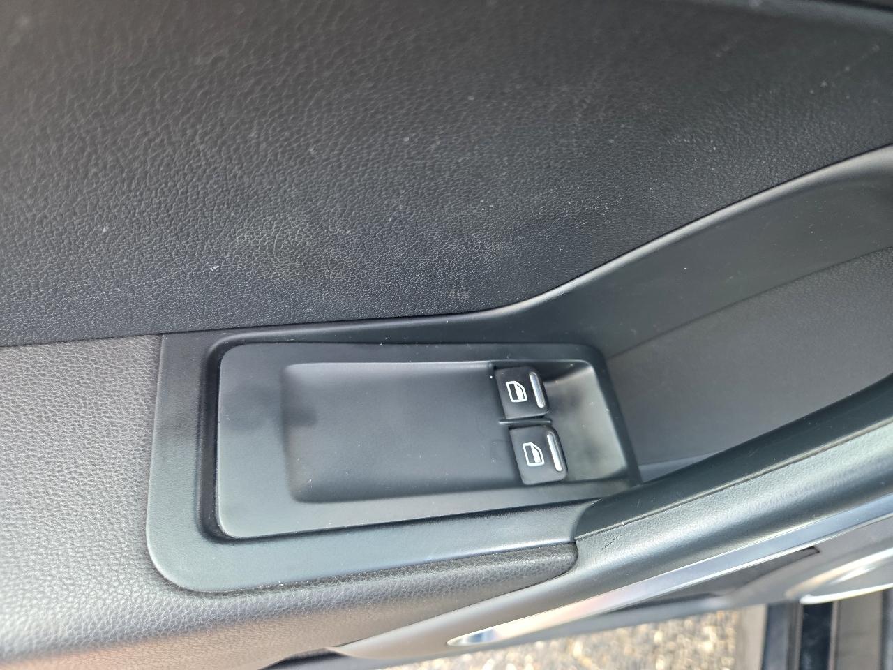 Volkswagen Beetle 2.5L 2012