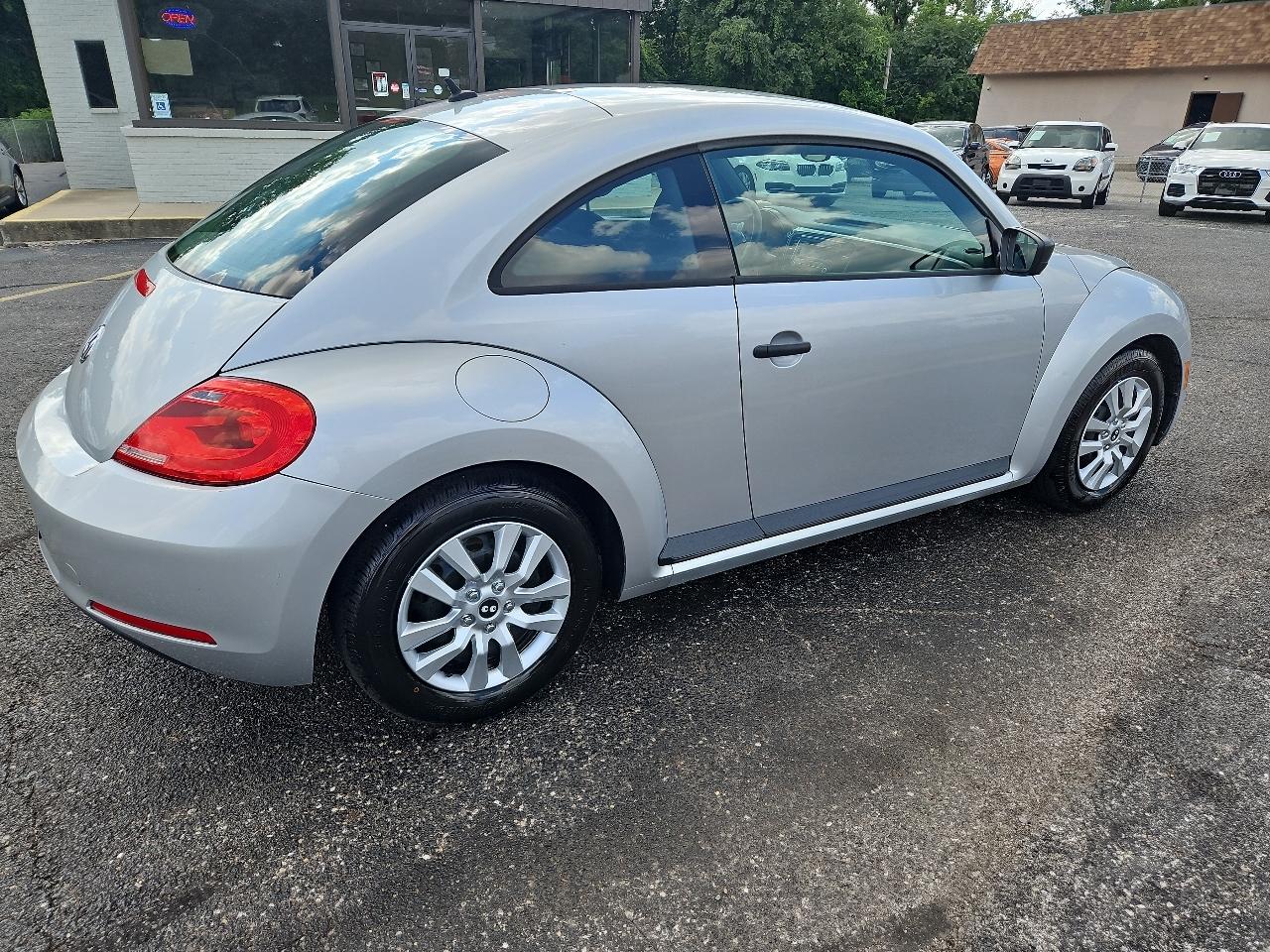 Volkswagen Beetle 2.5L 2012