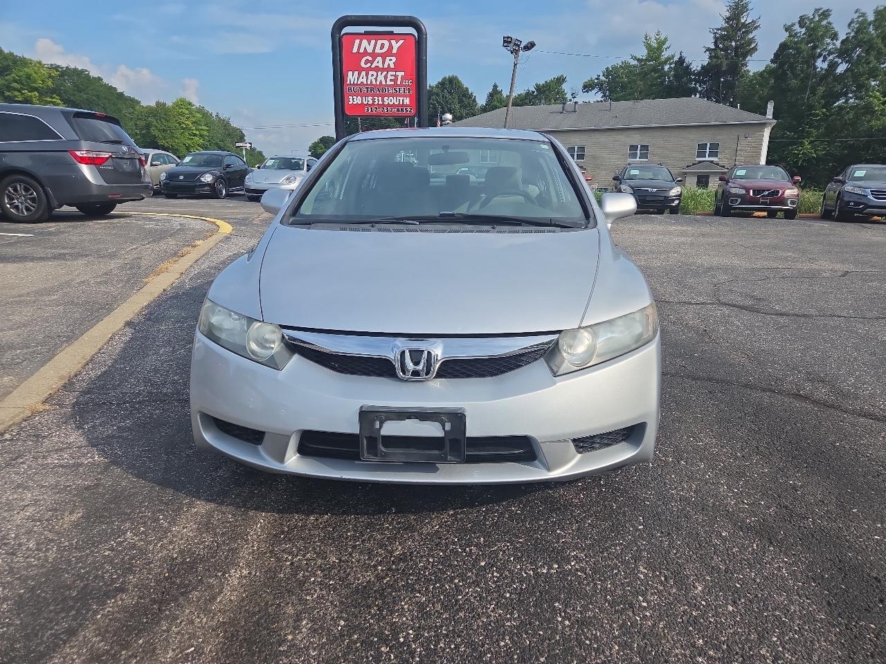 Honda Civic LX Sedan 5-Speed AT 2011