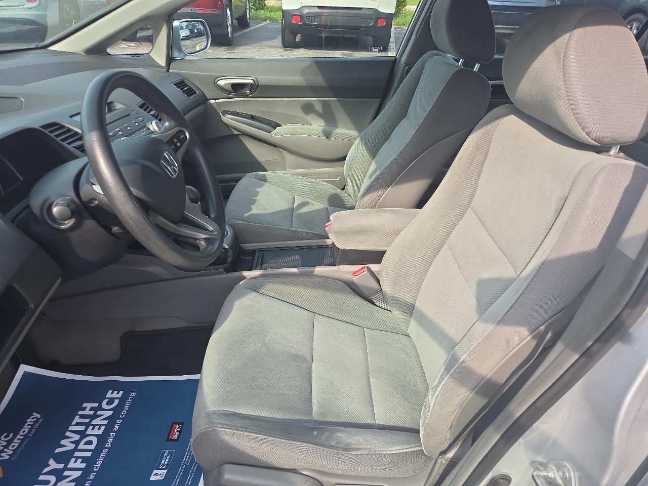 Honda Civic LX Sedan 5-Speed AT 2011