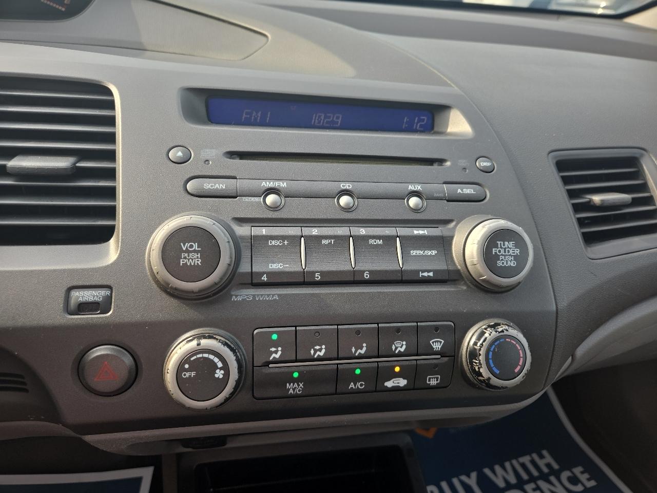 Honda Civic LX Sedan 5-Speed AT 2011