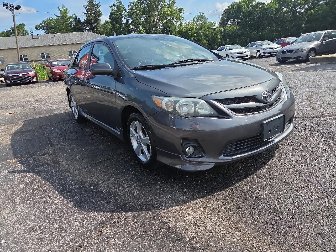 Toyota Corolla S 4-Speed AT 2013