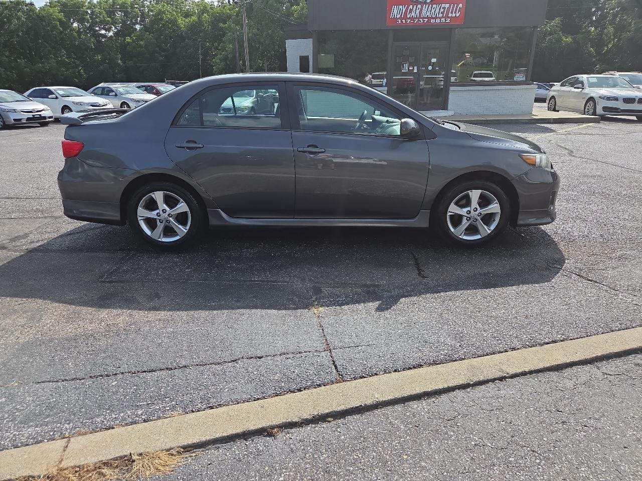 Toyota Corolla S 4-Speed AT 2013