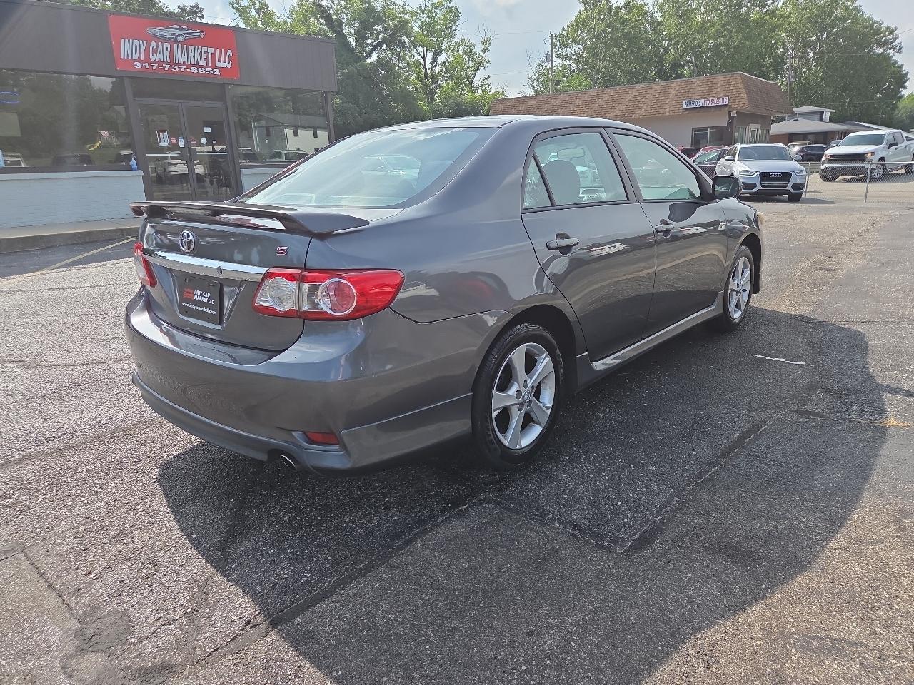 Toyota Corolla S 4-Speed AT 2013