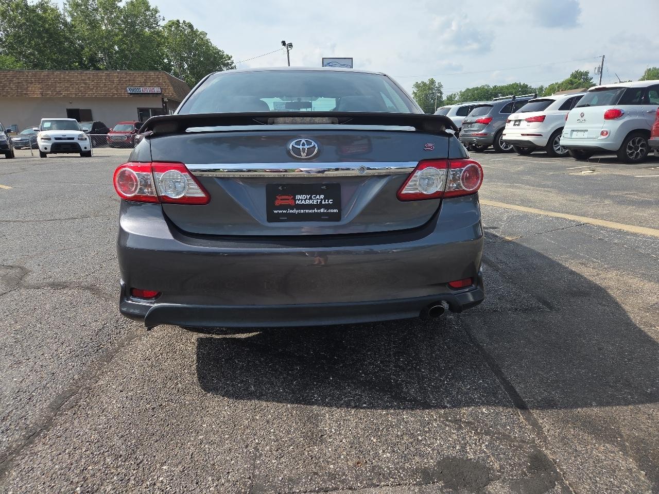Toyota Corolla S 4-Speed AT 2013