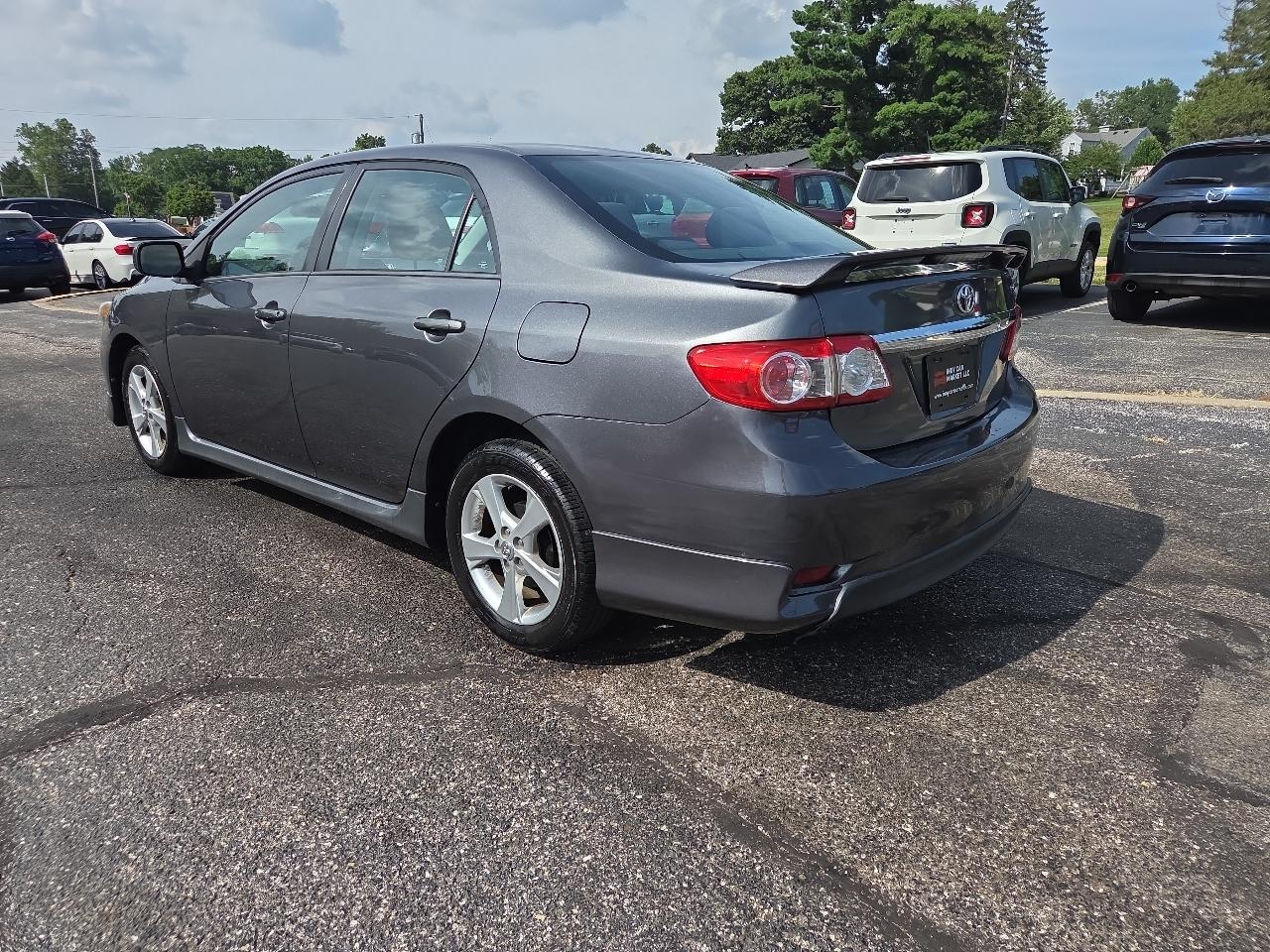 Toyota Corolla S 4-Speed AT 2013