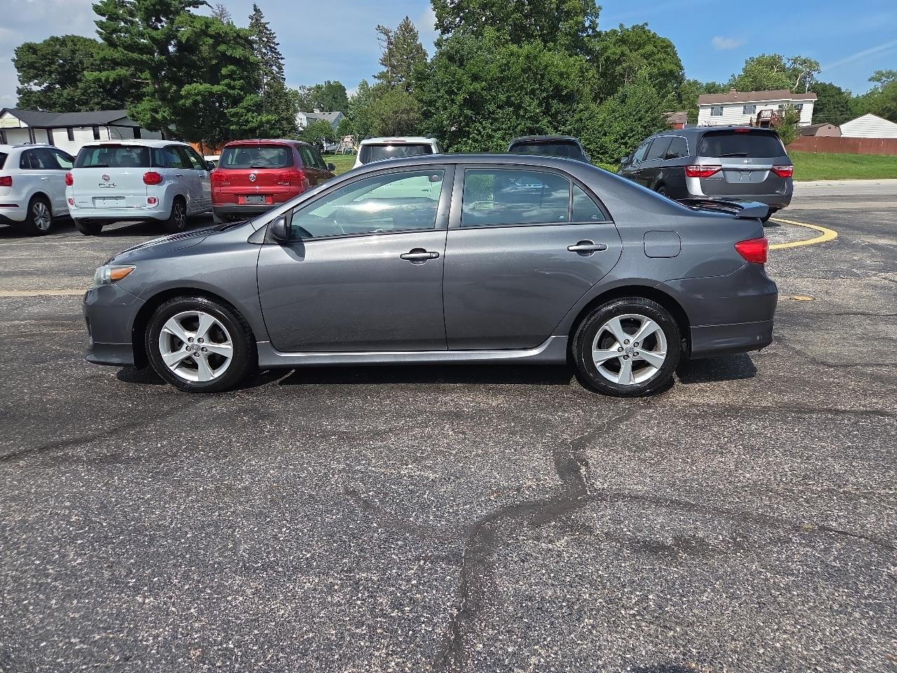 Toyota Corolla S 4-Speed AT 2013