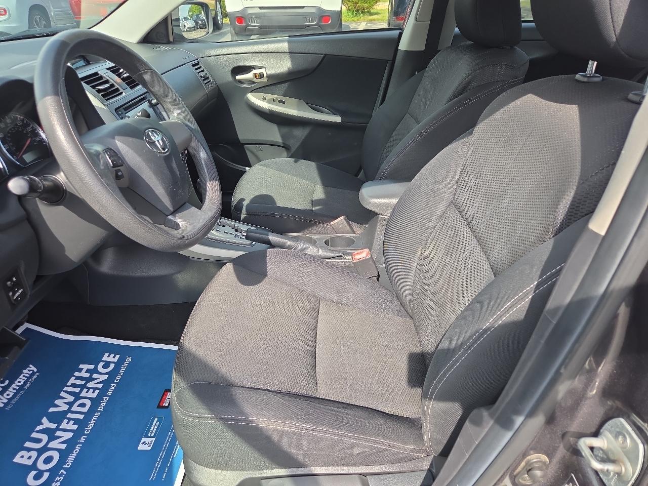 Toyota Corolla S 4-Speed AT 2013
