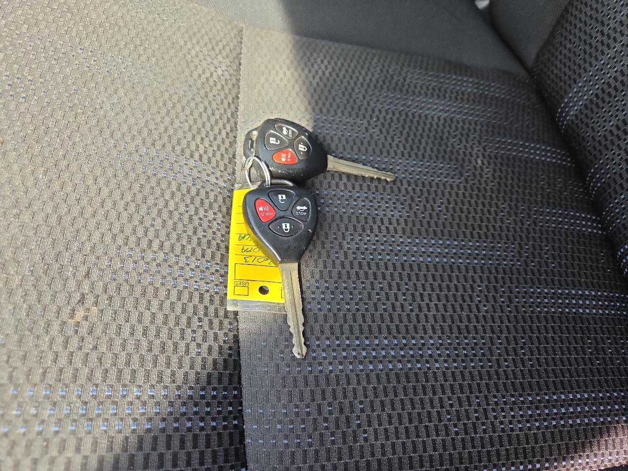 Toyota Corolla S 4-Speed AT 2013