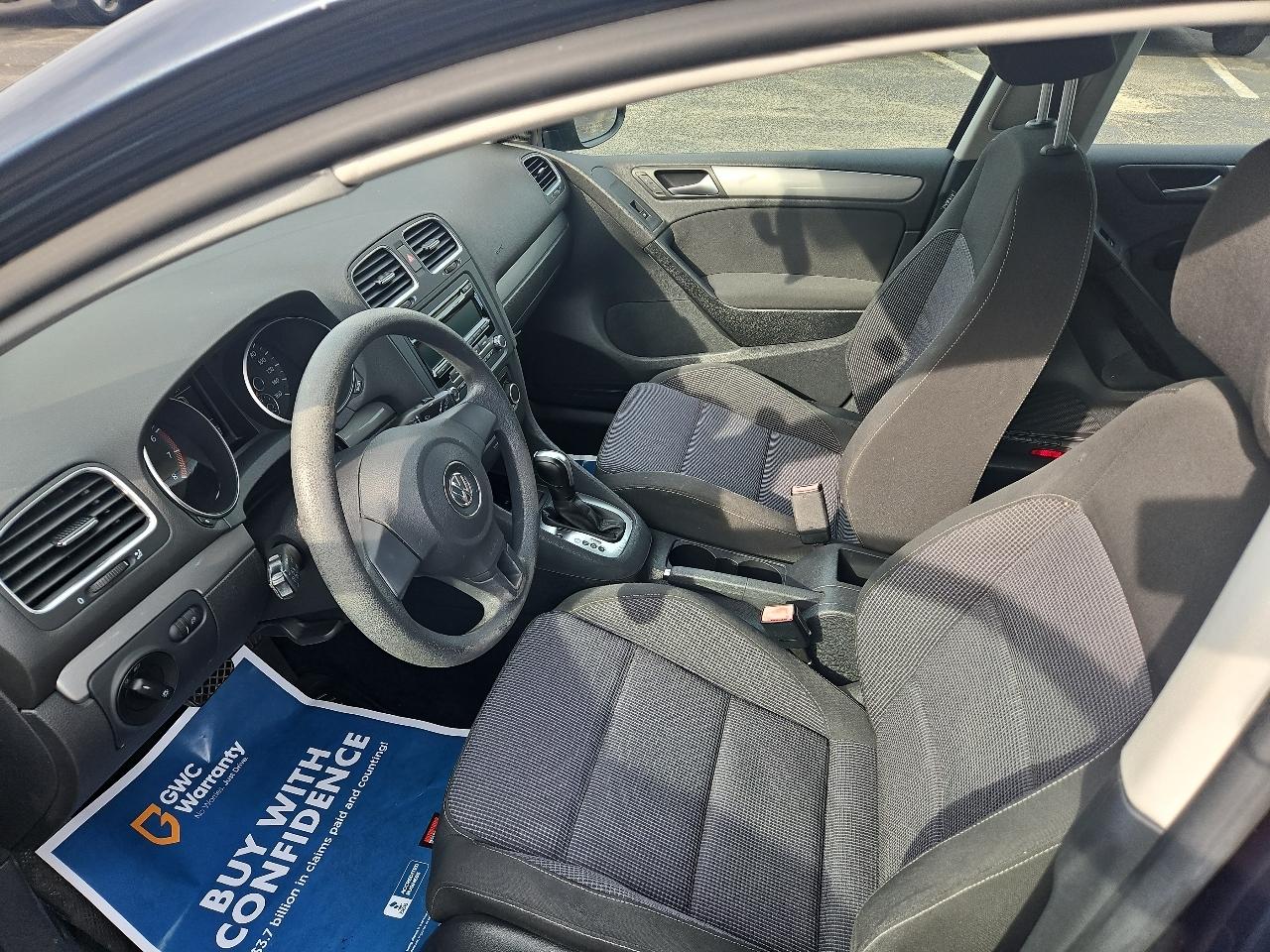 Volkswagen Golf 2.5L 4-Door 2012