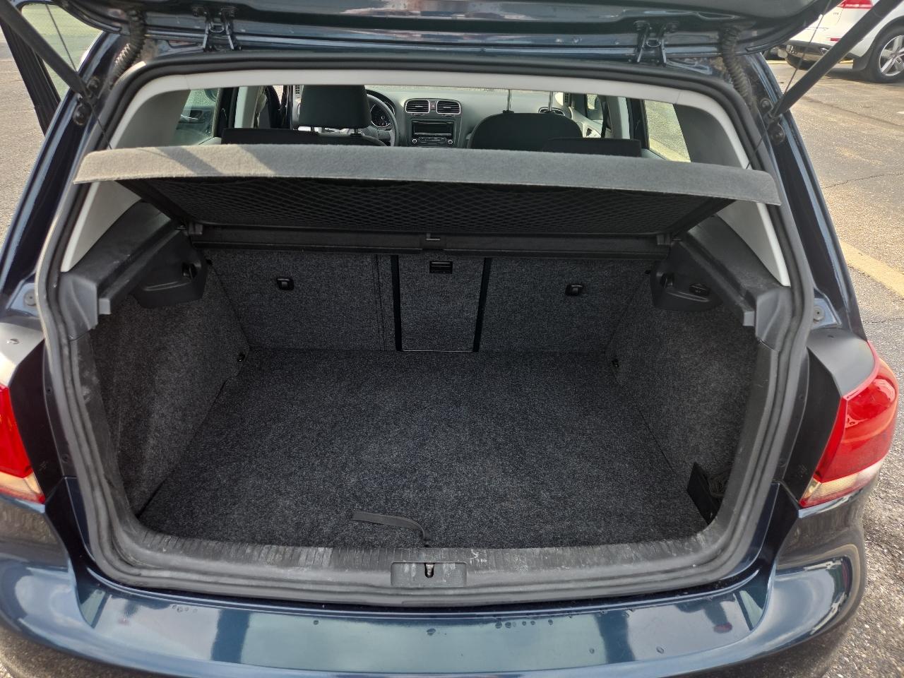 Volkswagen Golf 2.5L 4-Door 2012