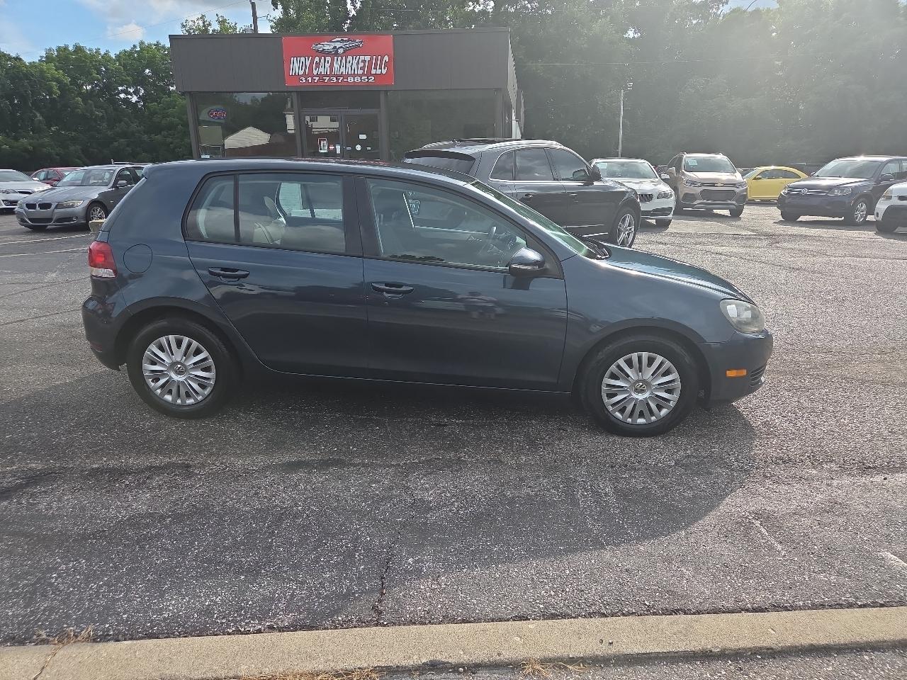 Volkswagen Golf 2.5L 4-Door 2012