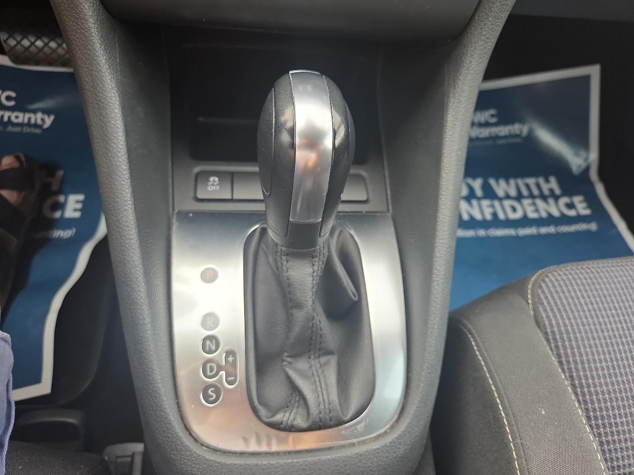 Volkswagen Golf 2.5L 4-Door 2012