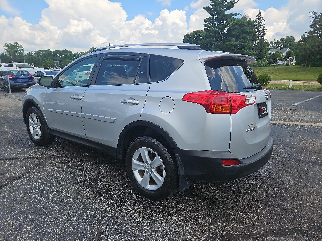 Toyota RAV4 XLE AWD 2013