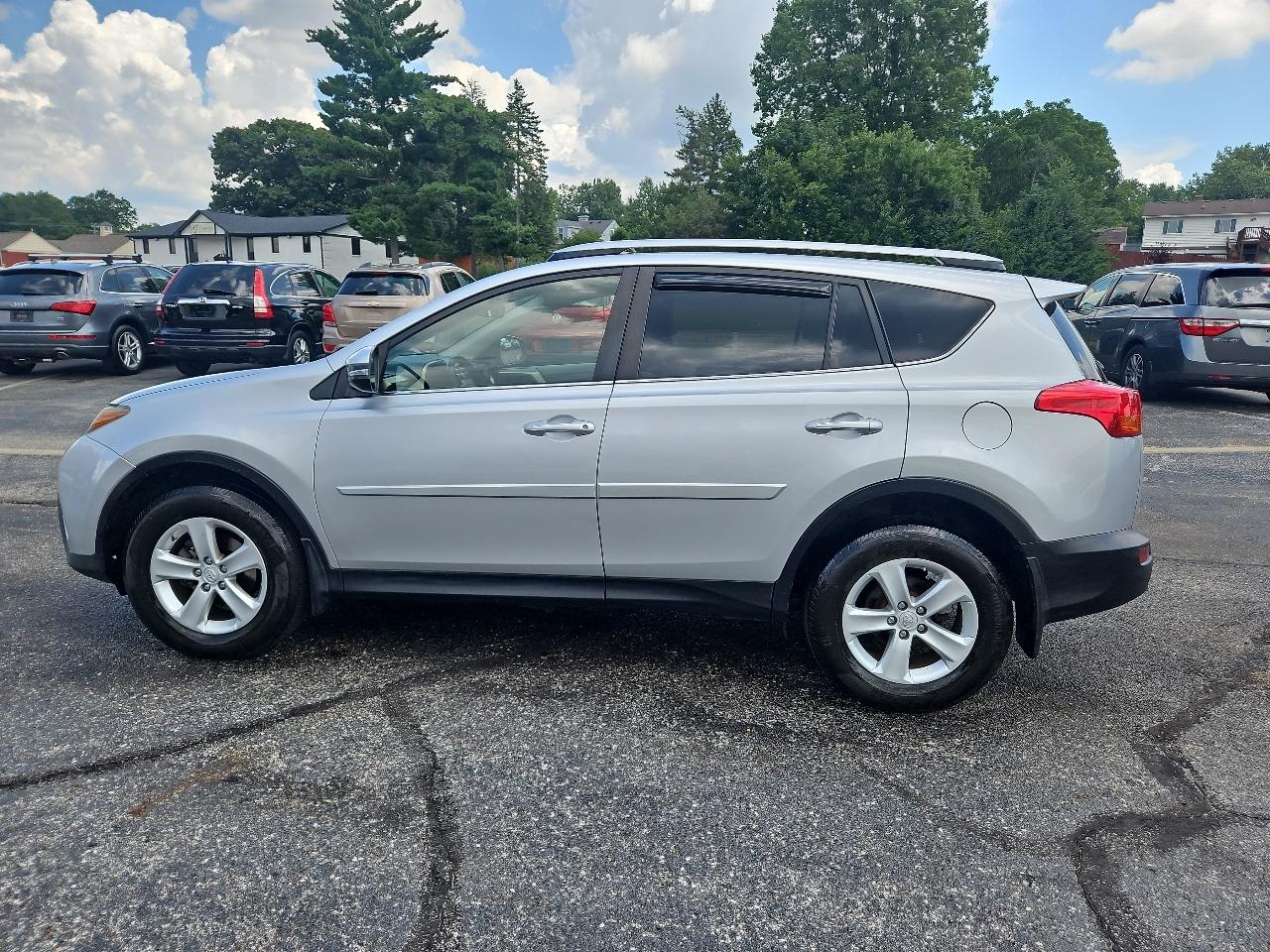 Toyota RAV4 XLE AWD 2013