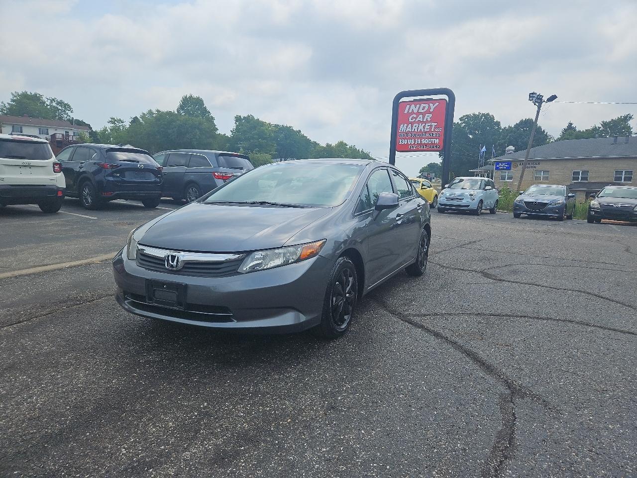 Honda Civic LX Sedan 5-Speed AT 2012