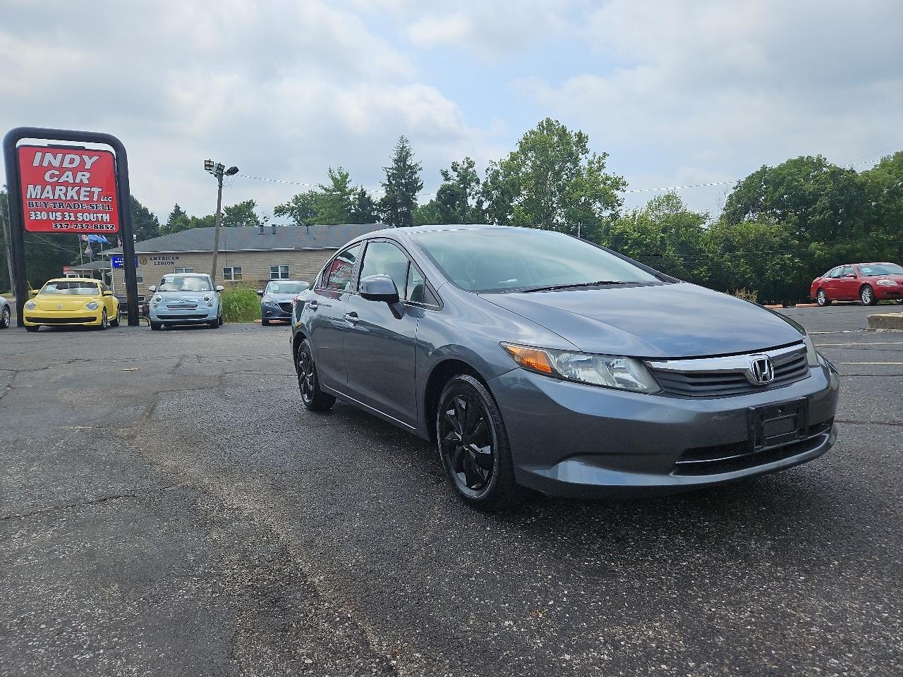 Honda Civic LX Sedan 5-Speed AT 2012