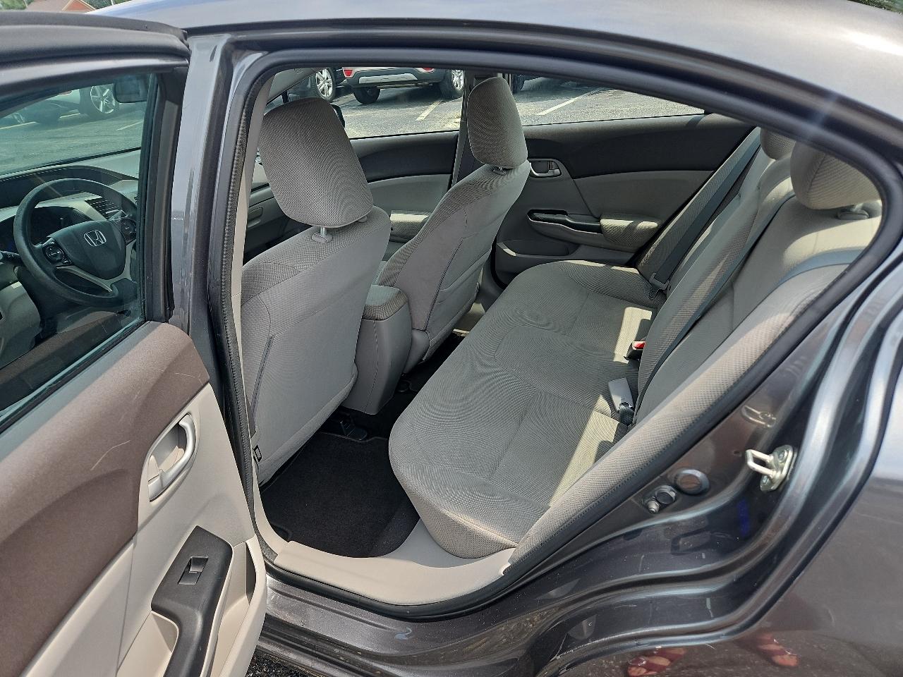 Honda Civic LX Sedan 5-Speed AT 2012