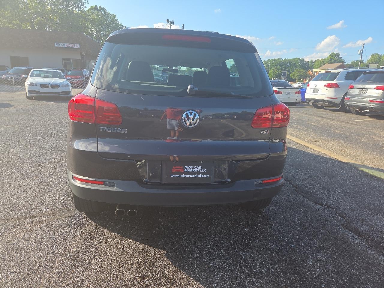 Volkswagen Tiguan SE 2016