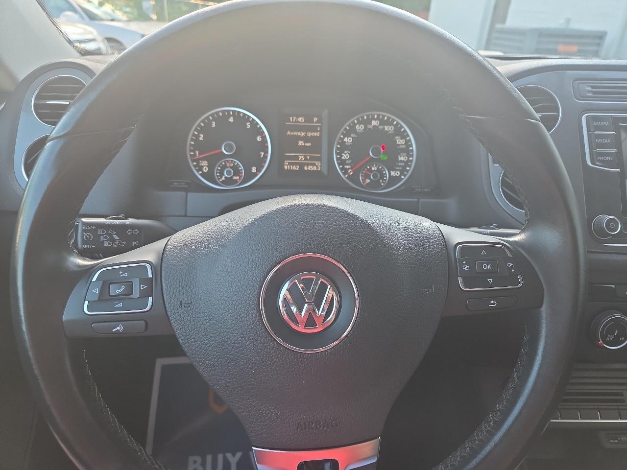 Volkswagen Tiguan SE 2016