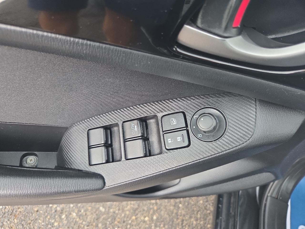Mazda MAZDA3 i Touring AT 5-Door 2014