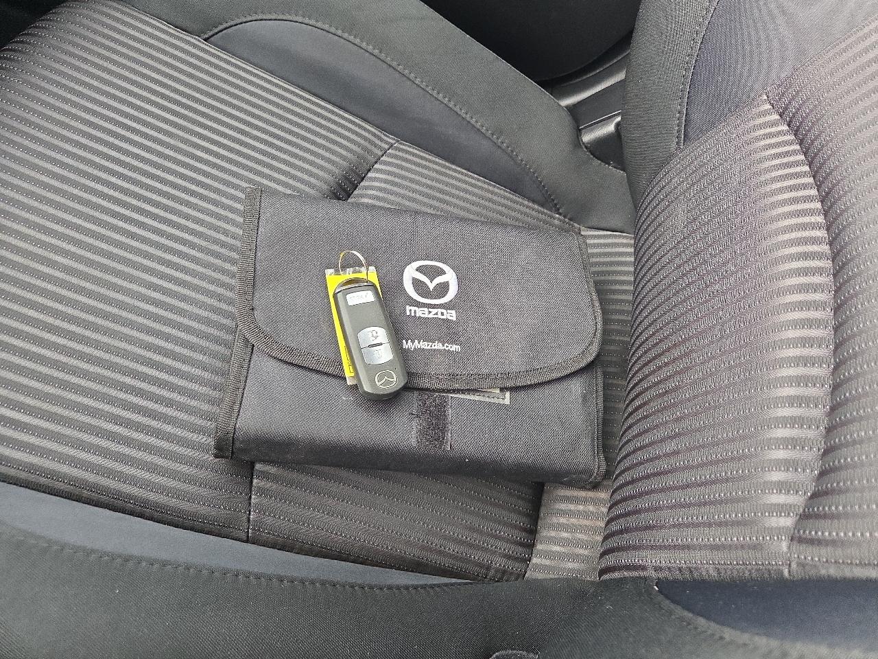 Mazda MAZDA3 i Touring AT 5-Door 2014