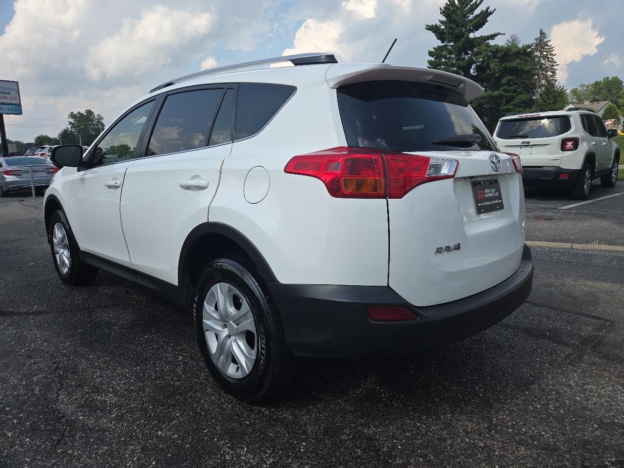 Toyota RAV4 LE AWD 2013