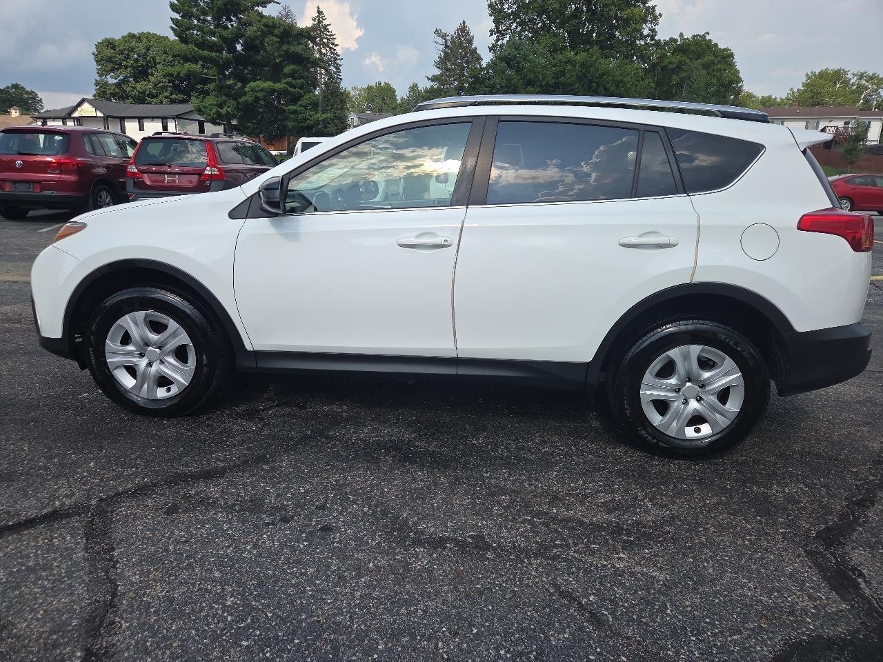 Toyota RAV4 LE AWD 2013