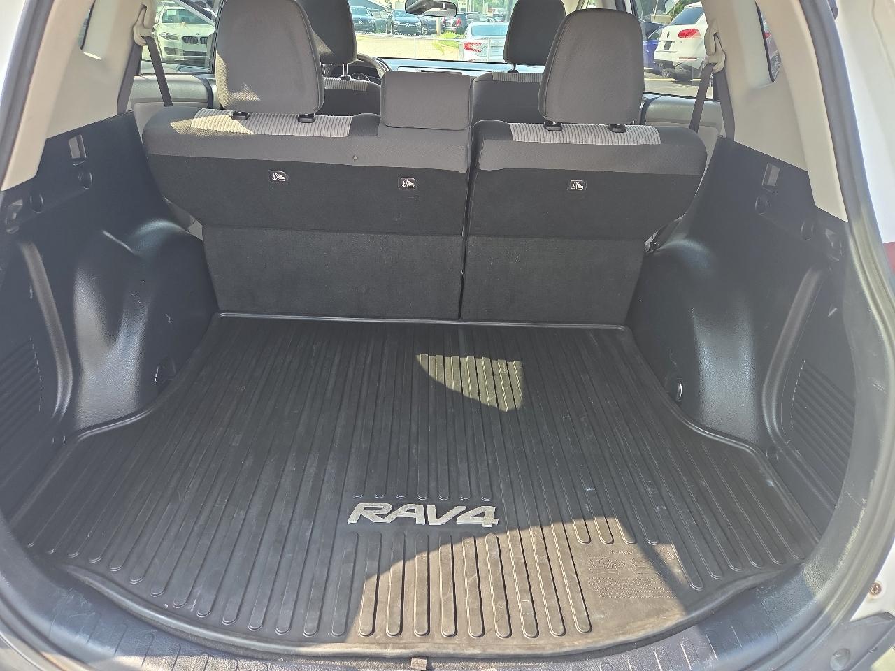 Toyota RAV4 LE AWD 2013