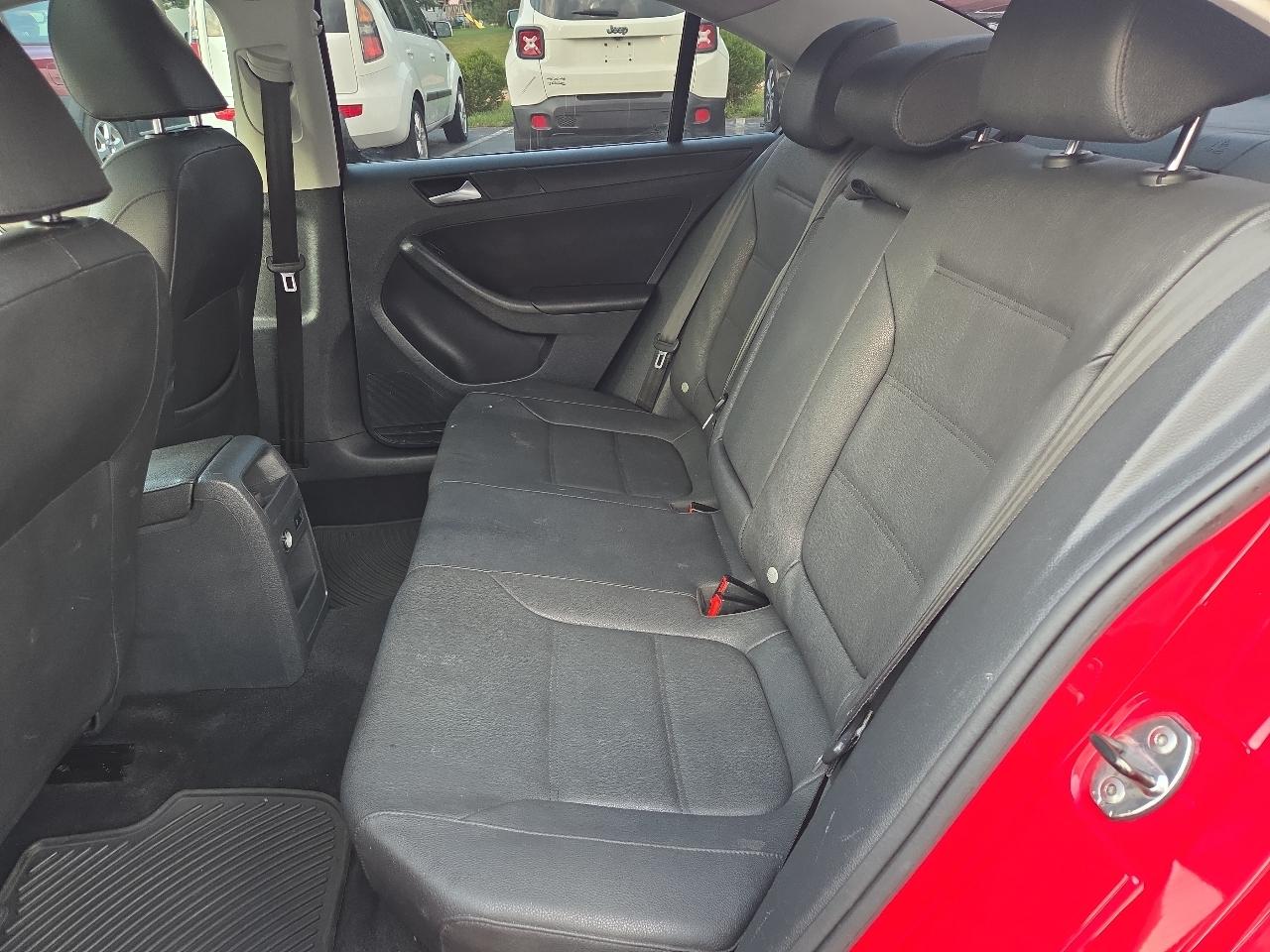 Volkswagen Jetta SE 2012