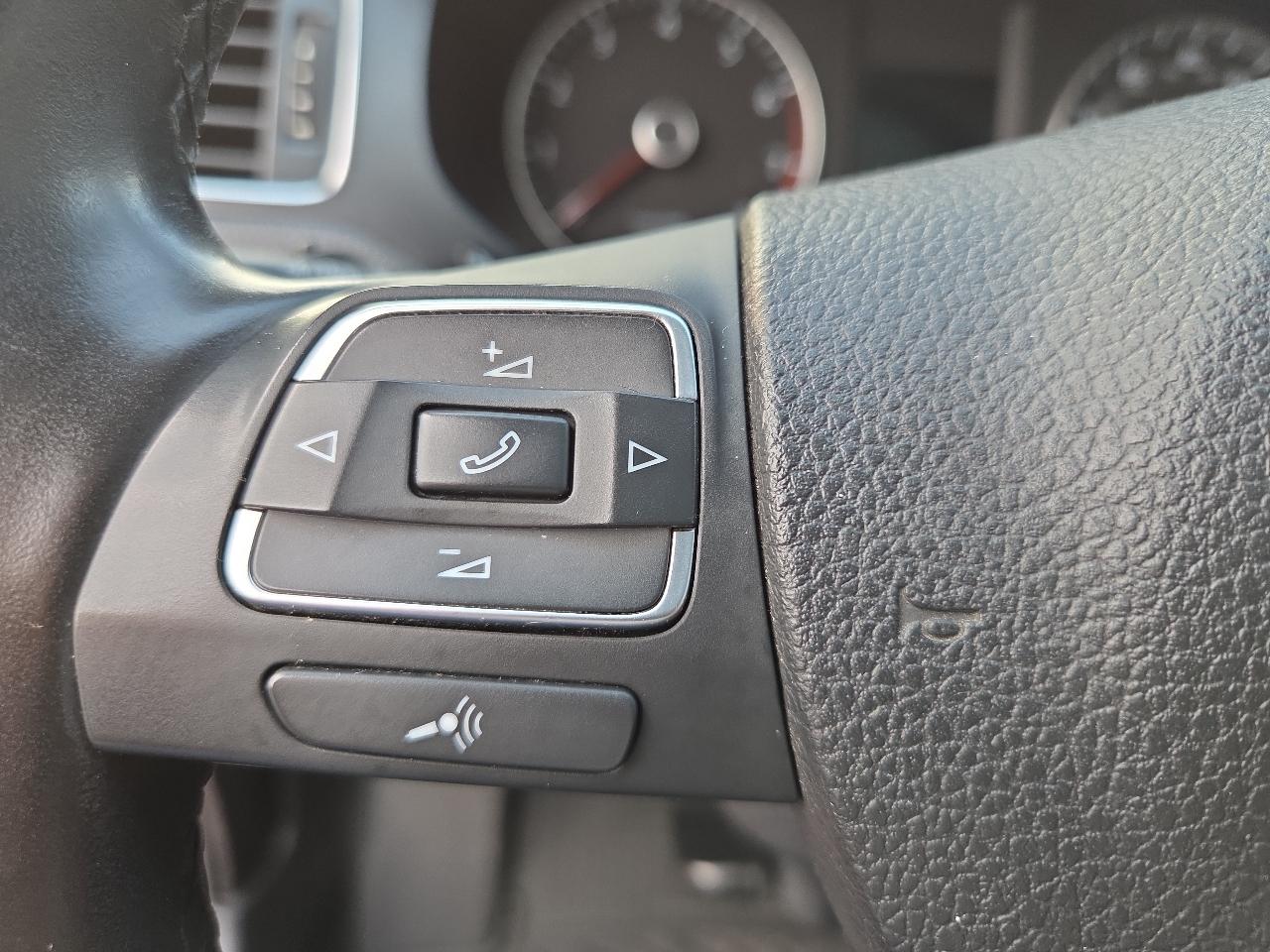 Volkswagen Jetta SE 2012
