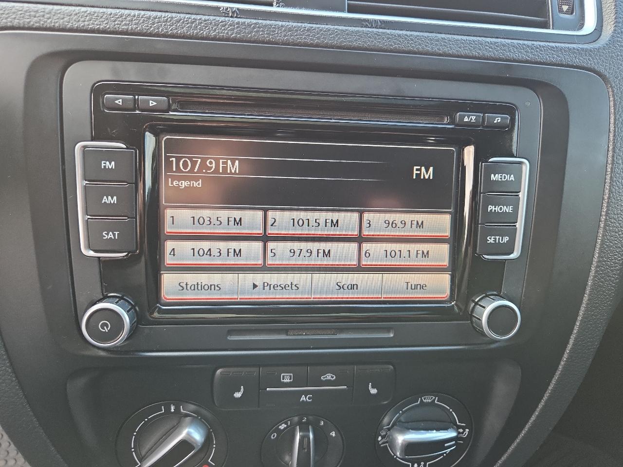 Volkswagen Jetta SE 2012