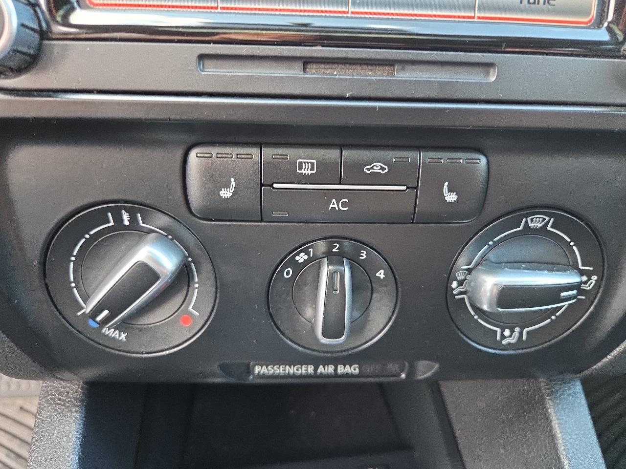 Volkswagen Jetta SE 2012
