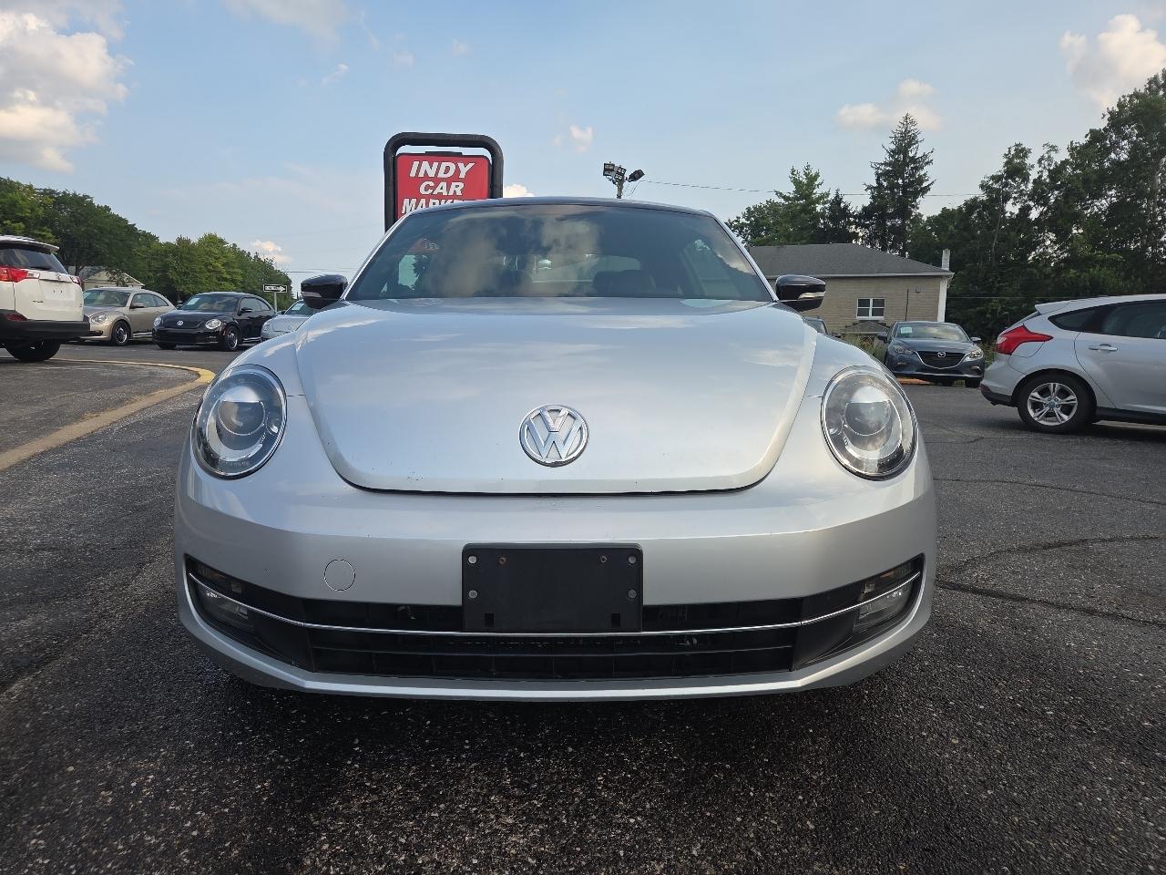 Volkswagen Beetle 2.0T Turbo w/Sunroof & Sound 2013