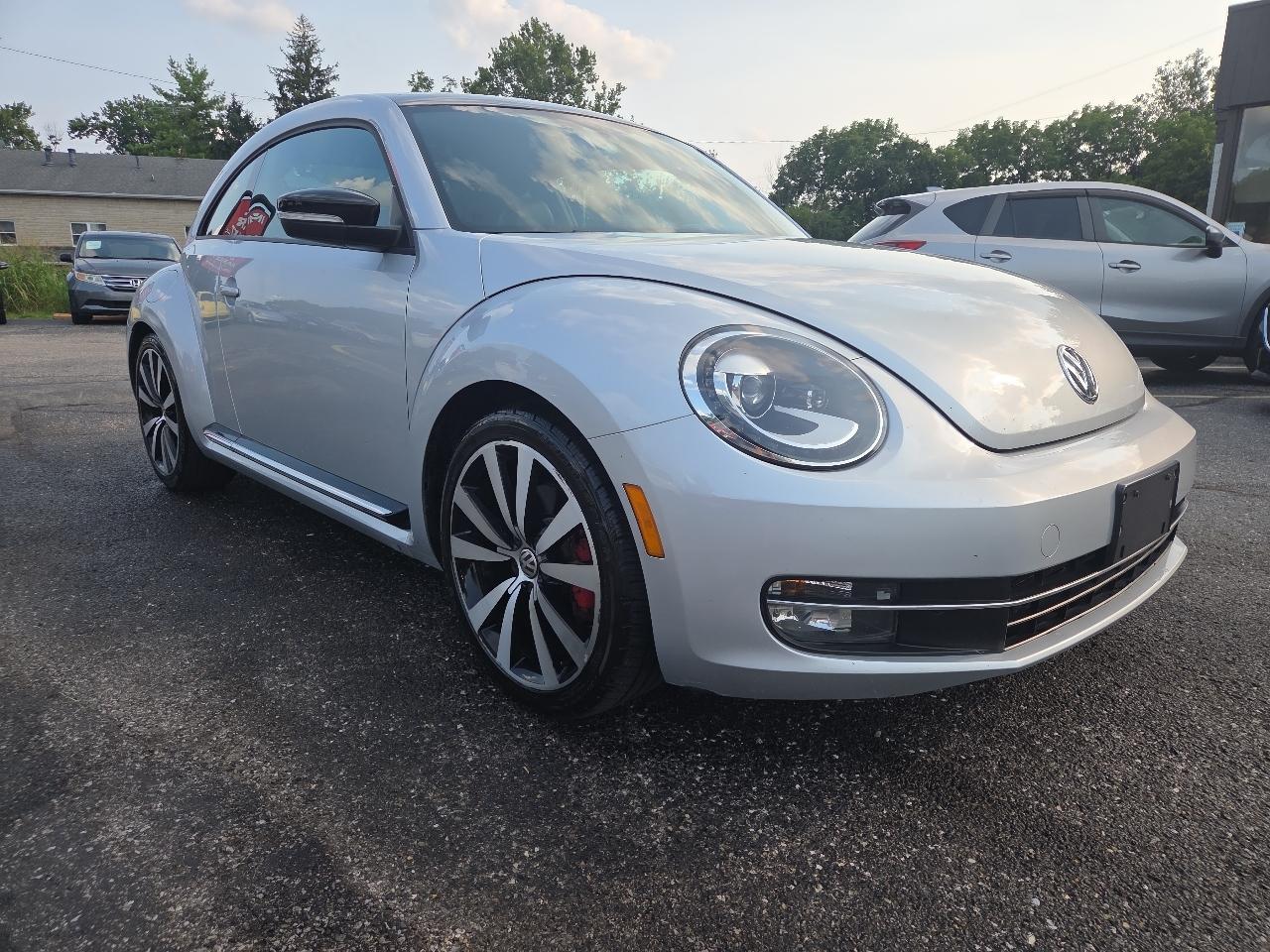 Volkswagen Beetle 2.0T Turbo w/Sunroof & Sound 2013
