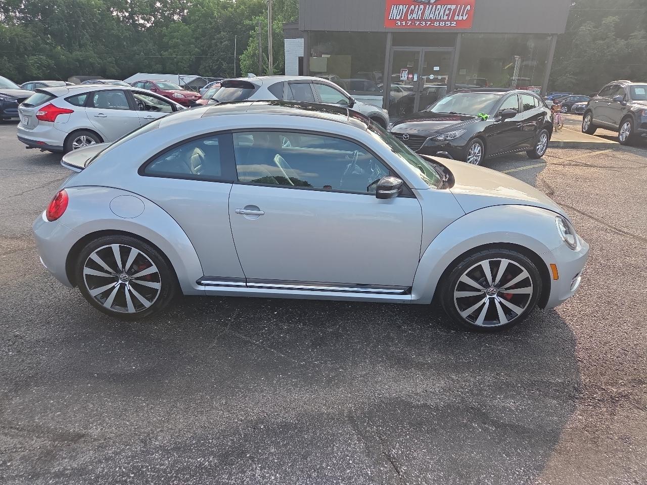 Volkswagen Beetle 2.0T Turbo w/Sunroof & Sound 2013