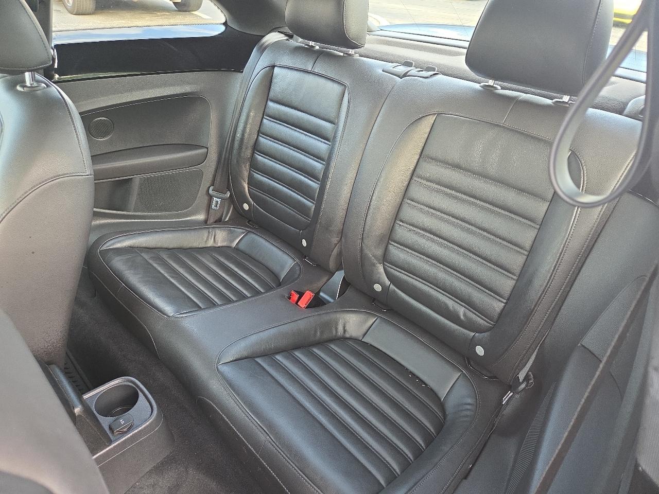 Volkswagen Beetle 2.0T Turbo w/Sunroof & Sound 2013