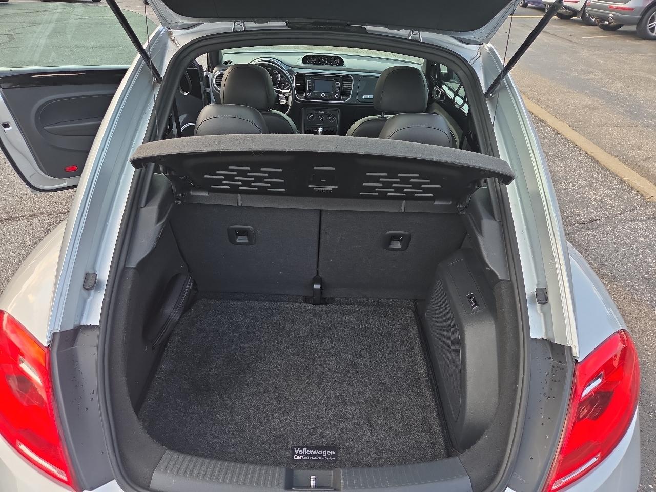 Volkswagen Beetle 2.0T Turbo w/Sunroof & Sound 2013