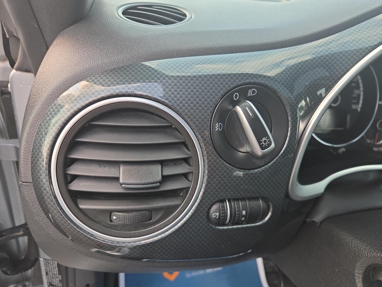 Volkswagen Beetle 2.0T Turbo w/Sunroof & Sound 2013