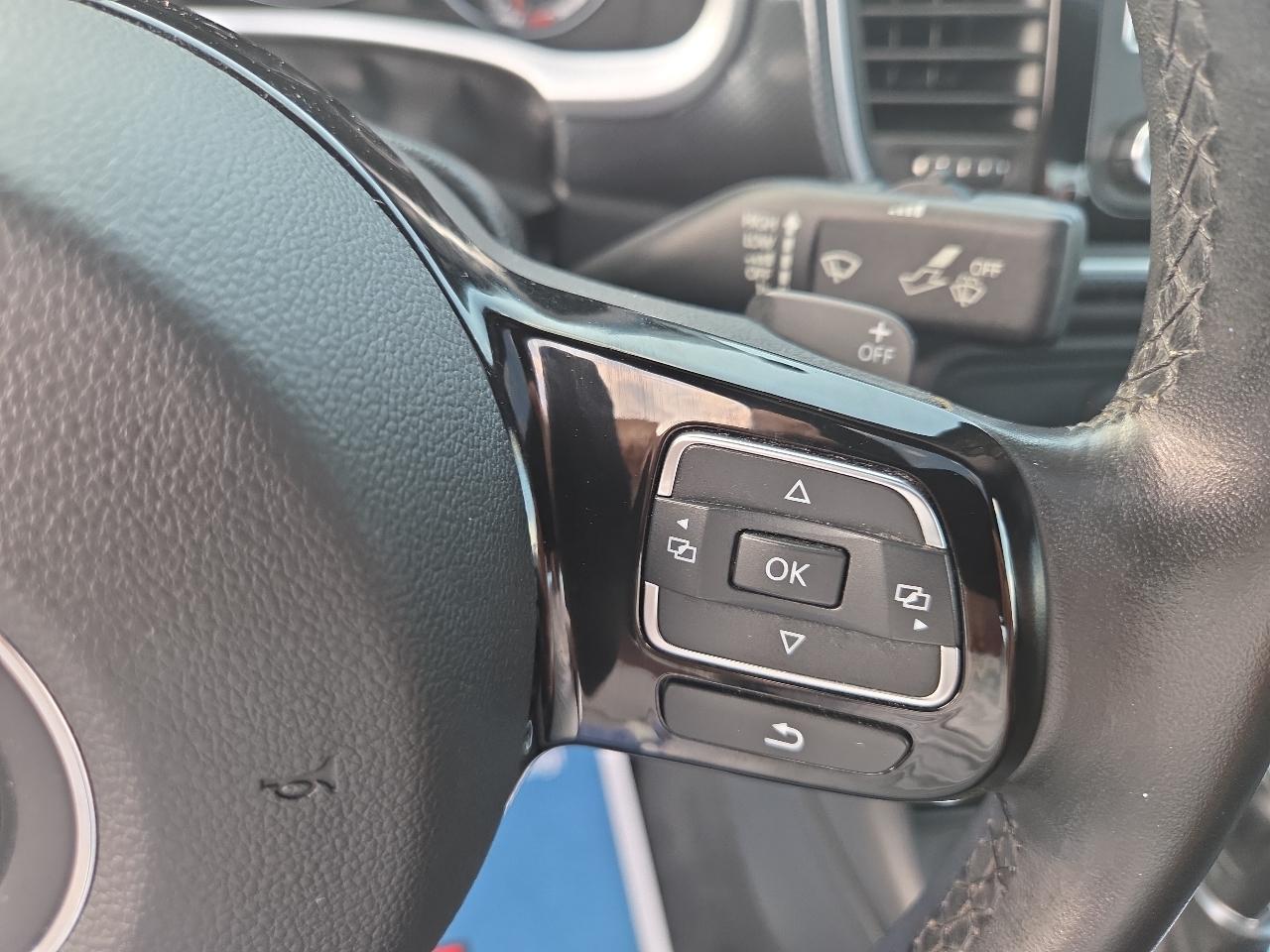 Volkswagen Beetle 2.0T Turbo w/Sunroof & Sound 2013