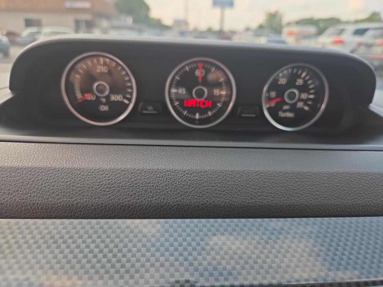 Volkswagen Beetle 2.0T Turbo w/Sunroof & Sound 2013