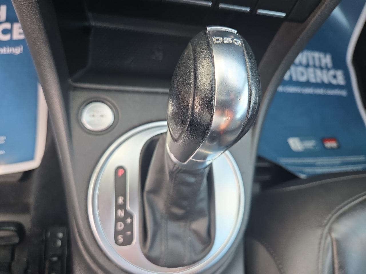 Volkswagen Beetle 2.0T Turbo w/Sunroof & Sound 2013