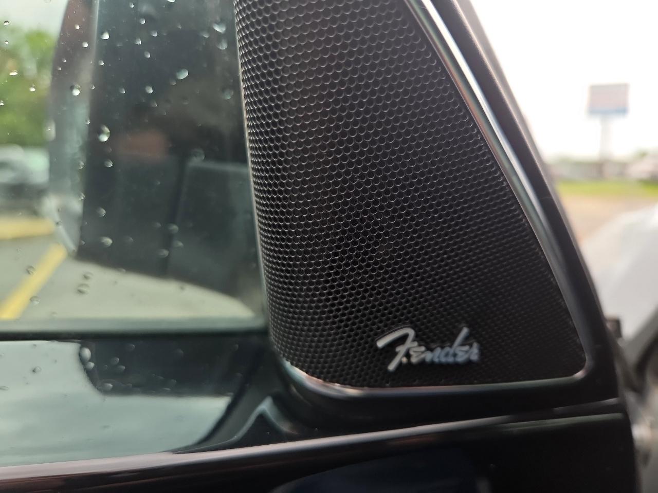Volkswagen Beetle 2.0T Turbo w/Sunroof & Sound 2013