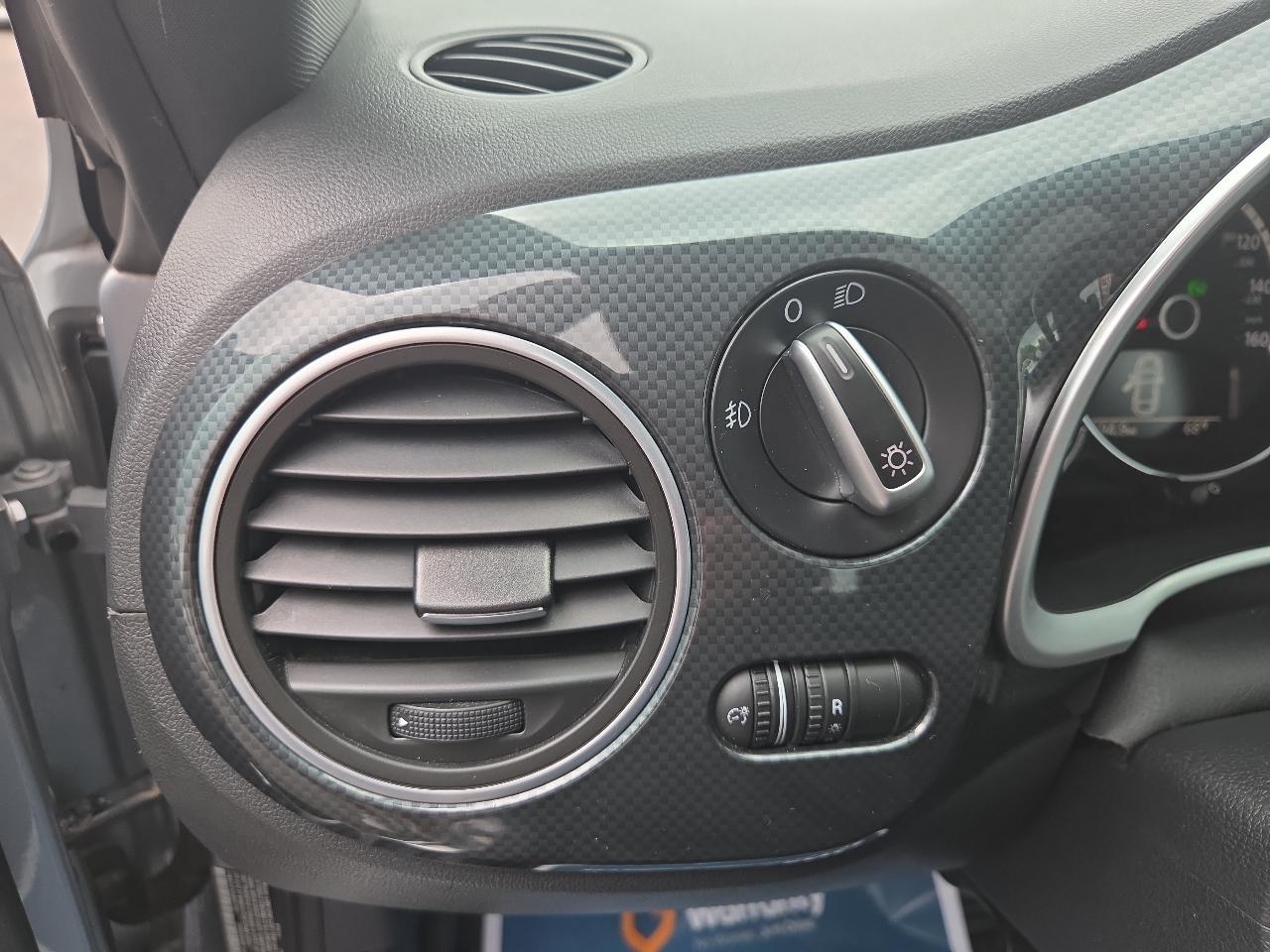 Volkswagen Beetle 2.0T Turbo w/Sunroof & Sound 2013