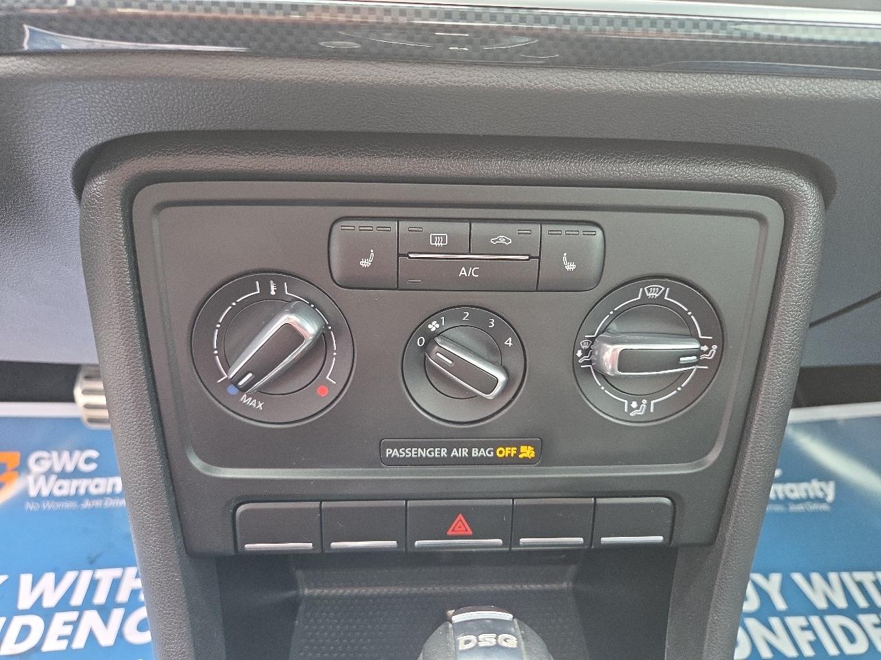 Volkswagen Beetle 2.0T Turbo w/Sunroof & Sound 2013