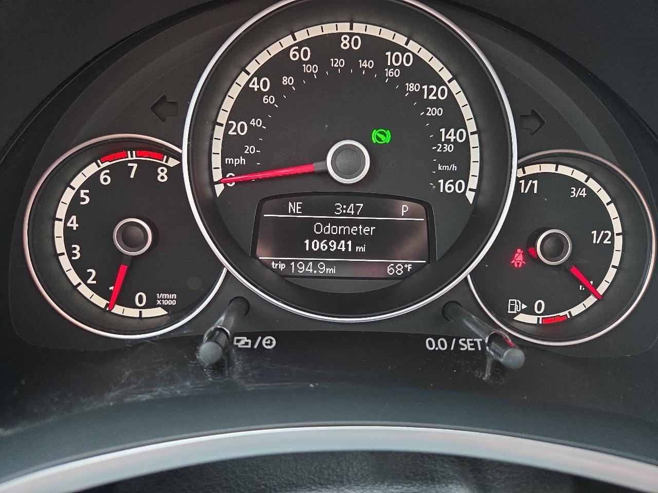 Volkswagen Beetle 2.0T Turbo w/Sunroof & Sound 2013