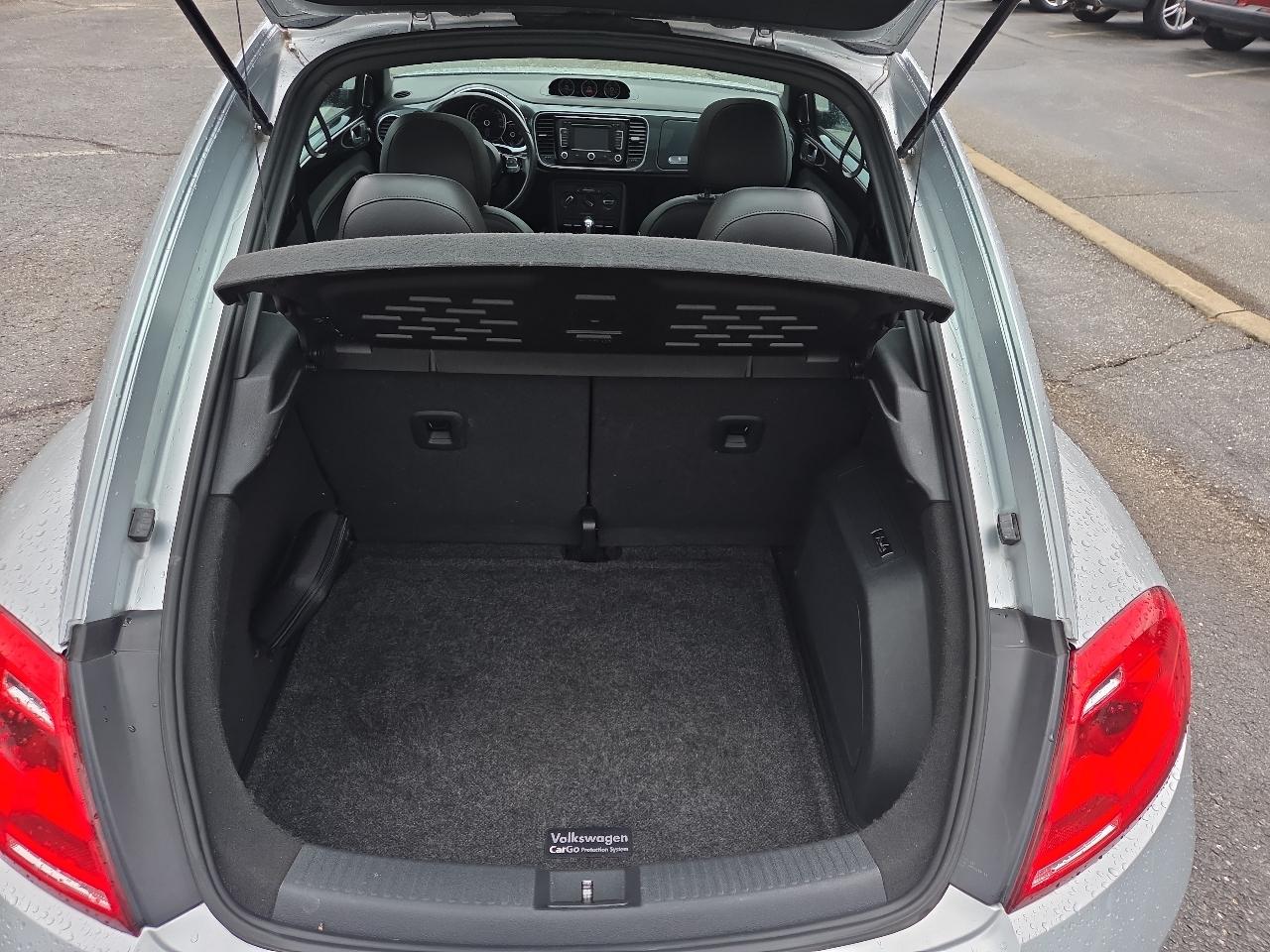 Volkswagen Beetle 2.0T Turbo w/Sunroof & Sound 2013