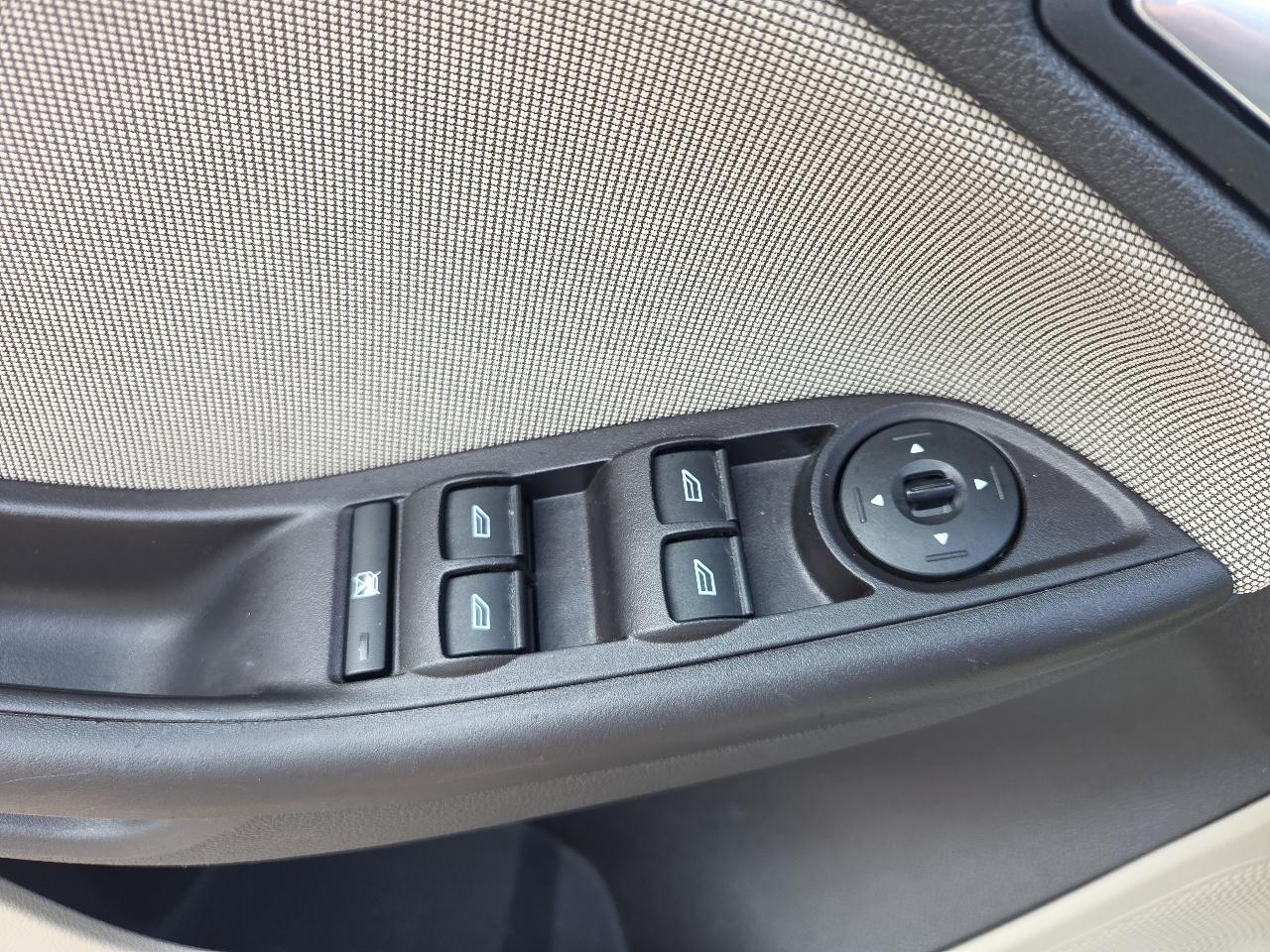 Ford Focus SE Hatch 2013