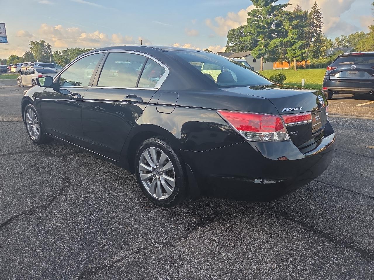 Honda Accord EX Sedan AT 2012