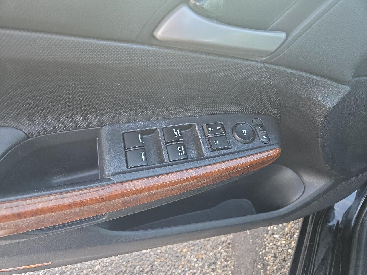Honda Accord EX Sedan AT 2012